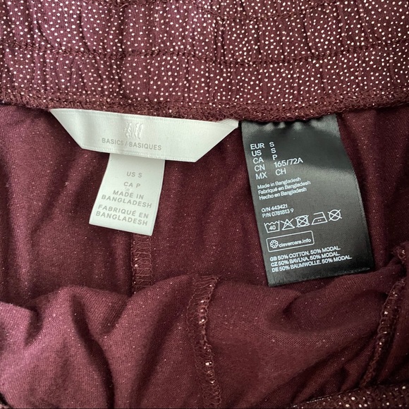 H&M Burgundy Polka Dot Foley Shorts - Picture 2 of 3